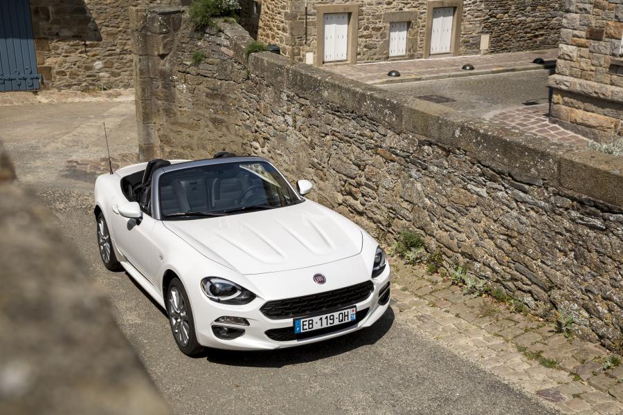  Fiat 124 Spider 2016 года  (фото 11 из 75)